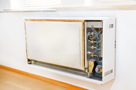 Nachtspeicherofen mit offenem Deckel Nachtspeicherheizung ersetzen